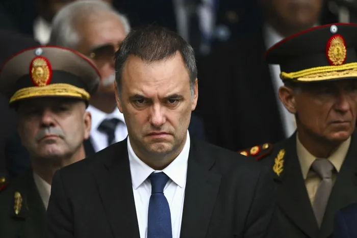 Manuel Adorni durante la ceremonia de conmemoración del 44º aniversario de la guerra por las Islas Malvinas, el 2 de abril, en Buenos Aires. · Foto: Luis Robayo, AFP