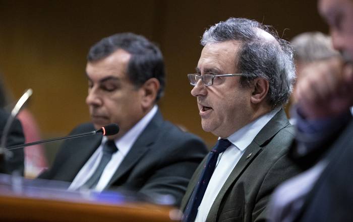 Raúl Lozano en la Comisión de Presupuestos integrada con Hacienda (01.08.2023). · Foto: Camilo dos Santos