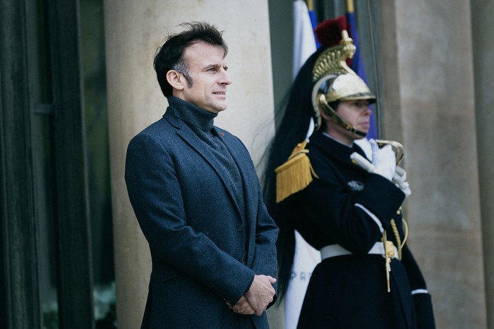 Emmanuel Macron, el 9 de diciembre, antes de una recepción en el Palacio del Elíseo en París. · Foto: Daniel Dorko, Hans Lucas, AFP