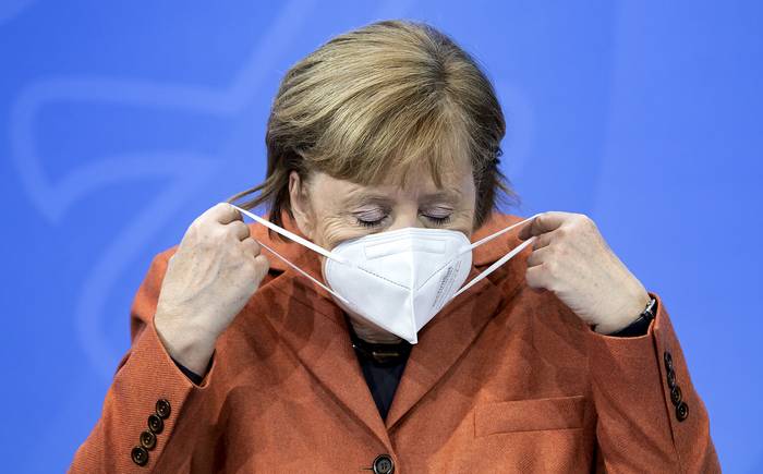 Angela Merkel luego de dar una conferencia de prensa, el 13 de diciembre, en Berlin. 

 · Foto: Bernd von Jutrczenka / POOL / AFP