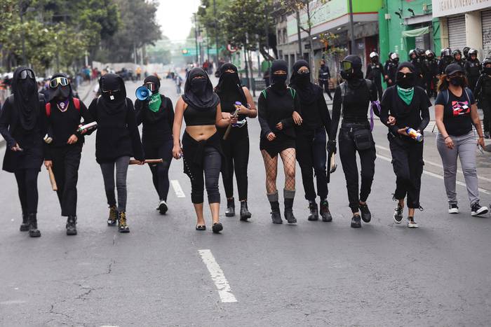 Manifestación feminista, el 12 de julio, en Ciudad de México, por el caso de una mujer que fue encarcelada por abortar en el estado de Veracruz. Foto: Sáshenka Gutiérrez, EFE