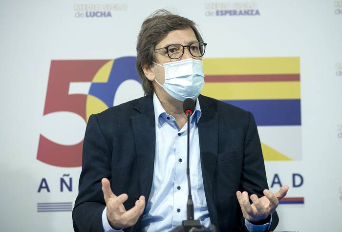 Javier Miranda, durante la conferencia de prensa, el 14 de diciembre, en la Huella de Seregni. · Foto: Alessandro Maradei