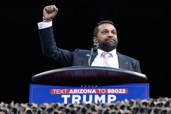 Kash Patel, durante un acto de campaña de Donald Trump, en Prescott Valley, Arizona. · Foto: Rebecca Noble, Getty Images, AFP
