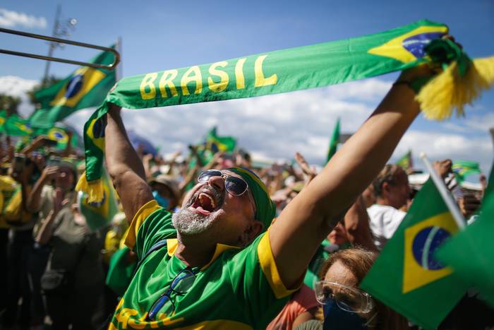 Movilización a favor del voto impreso y para demostrar su apoyo a Bolsonaro, el 1 de agosto, en Río de Janeiro. · Foto: André Coelho, EFE