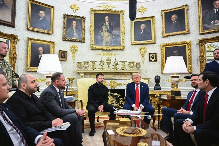 Volodímir Zelenski y Donald Trump, el 18 de agosto, en la Casa Blanca, en Washington. · Foto: Mandel Ngan, AFP