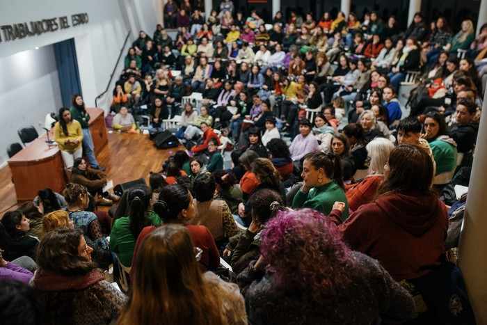 Asambleas convocadas por el colectivo Ni Una Menos, de cara a las movilizaciones del 3 de junio en Argentina. Foto: Marita Costa, difusión.