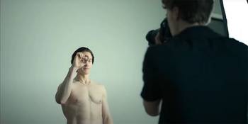 Foto principal del artículo 'No mueras: el hombre que quiere vivir para siempre nos presenta a un millonario obsesionado con no envejecer'