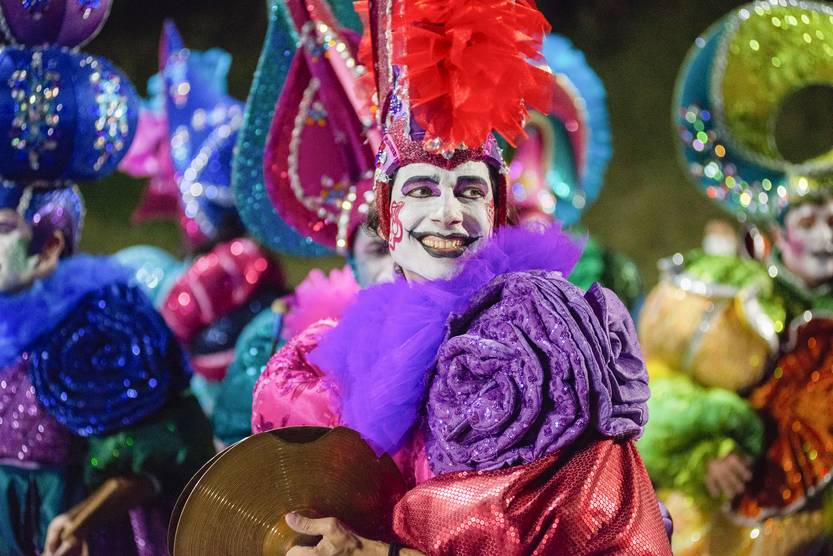 Ficha Nos obligan a salir