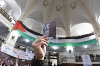 Asamblea de AFFUR, el 4 de setiembre, en el Paraninfo de la Udelar. · Foto: Ernesto Ryan