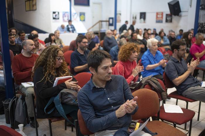 Participantes del encuentro en la sede del PIT - CNT. · Foto: Gianni Schiaffarino