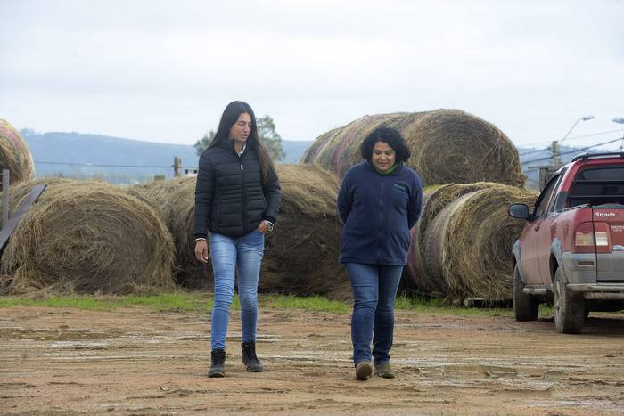 Victoria Larrosa e Inés Moreira, de la Cooperativa Calima. · Foto: Sebastián Umpiérrez