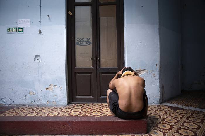 Foto principal del artículo 'Jóvenes de Uruguay puntúan altísimo en escala que mide el malestar psicológico' · Foto: Ernesto Ryan
