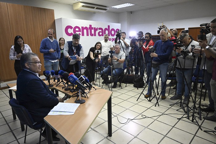 El ex candidato presidencial venezolano Enrique Márquez, durante una conferencia de prensa en Caracas. · Foto: Juan Barreto, AFP