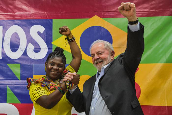 Luiz Inácio Lula da Silva y la vicepresidenta electa de Colombia, Francia Márquez, en la Fundación Perseu Abramo, el 26 de julio en San Pablo. · Foto: Nelson Almeida, AFP