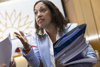 La ministra Fernanda Cardona luego de su presencia en la comisión de diputados. · Foto: Rodrigo Viera Amaral