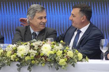 Walter Texeira y Carlos Albisu, el 10 de julio, cuando asumieron sus cargos en Salto. · Foto: Vicente Massarino