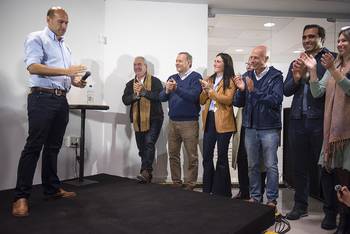 Martín Lema, luego de conocidos los resultados de las elecciones departamentales de Montevideo, el 11 de mayo. · Foto: Gianni Schiaffarino