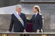 Tabaré Vázquez y Luis Lacalle Pou, el 1 de marzo de 2020, en la Plaza Independencia	 
Foto: Sandro Pereyra