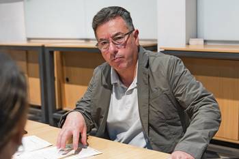 Álvaro Padrón, el 5 de enero, en _la diaria_. · Foto: Martin Hernández Müller