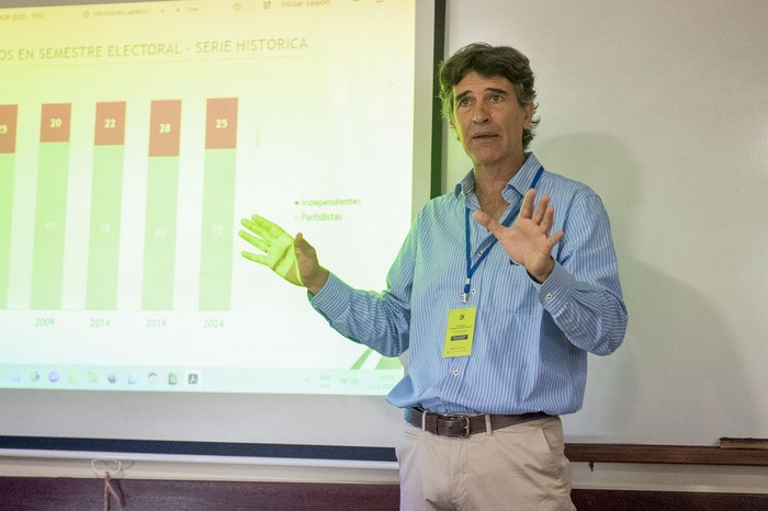 Ignacio Zuasnabar el 3 de diciembre, en el Congreso de Ciencias Políticas en la Facultad de Ciencias Sociales. · Foto: Alessandro Maradei