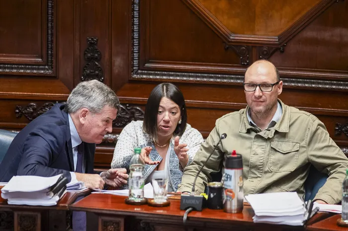 Pedro Bordaberry, Bettiana Díaz y Sebastián Sabini, el 21 de setiembre, en la Cámara de Senadores. · Foto: Alessandro Maradei