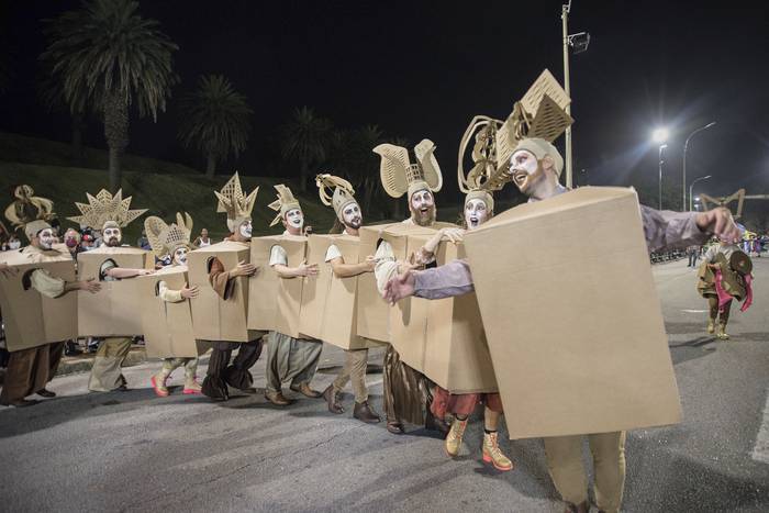 Queso Magro, durante el Desfile inaugural del Carnaval 2022, en el Paseo de las Canteras del Parque Rodó. · Foto: Natalia Rovira