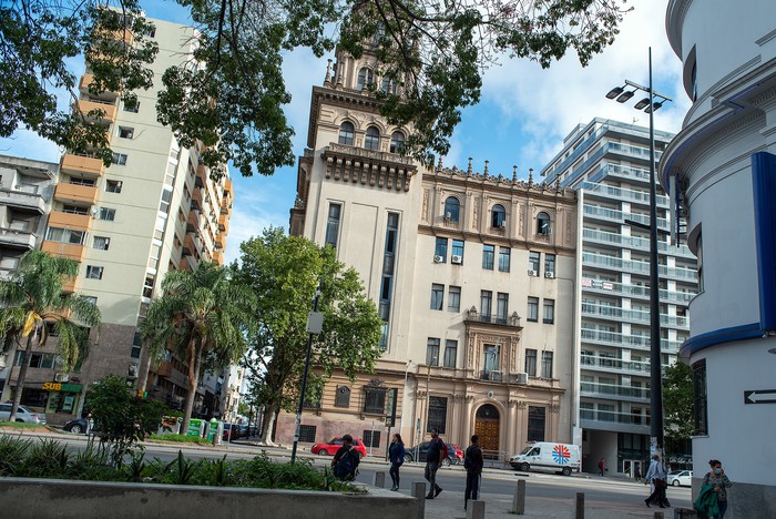 Ministerio de Salud Pública, sobre la avenida 18 de Julio, en Montevideo (archivo, febrero de 2021). · Foto: Ricardo Antúnez, adhocFOTOS