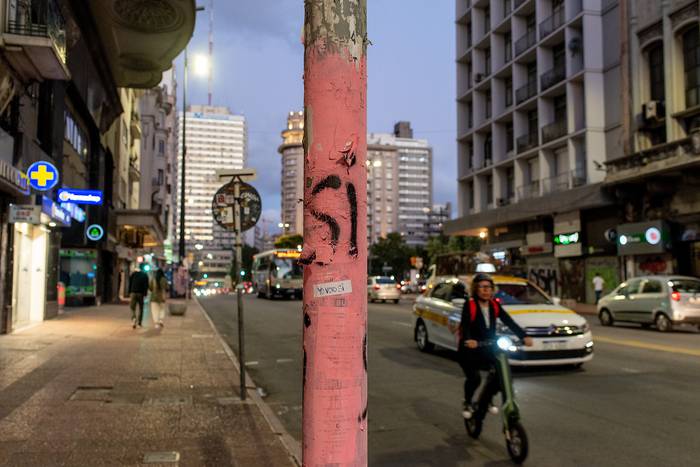 Avenida 18 de Julio en Montevideo (archivo, febrero de 2022). · Foto: Ricardo Antúnez, adhocFOTOS