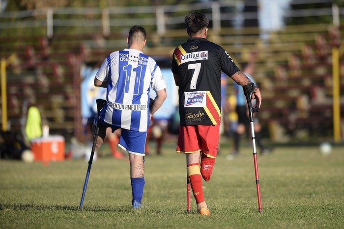 Progreso y Plaza Colonia, durante un partido de la Liga Uruguaya de Futbol de Amputados (archivo, diciembre de 2021). · Foto: Alessandro Maradei