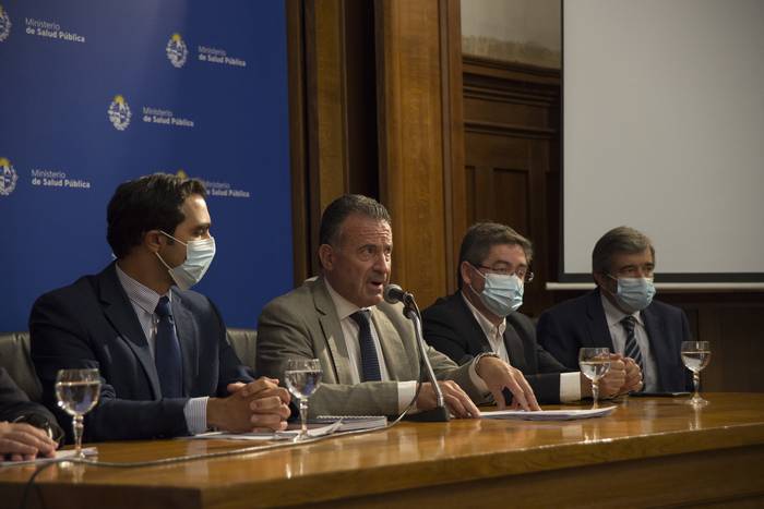 Daniel Salinas en el Ministerio de Salud Pública. · Foto: Natalia Rovira