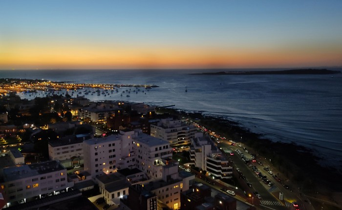 Vista de Punta del Este desde el mirador del edificio El Torreón, en la parada 1 de la Mansa (archivo). · Foto: Virginia Martínez  Díaz