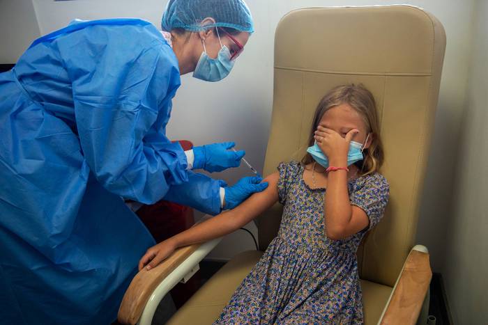 Vacunación contra el covid -19 en niños de 5 a 11 años en el Centro Hospitalario Pereira Rossell (archivo, enero, de 2022). · Foto: Alessandro Maradei