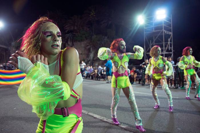 Revista Tabú, durante el Desfile Inaugural del Carnaval 2022, el 20 de enero, en las canteras del Parque Rodó. · Foto: Natalia Rovira