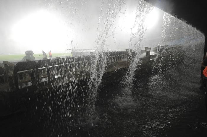 Lluvia en el estadio Centenario (archivo, enero de 2022). · Foto: Federico Gutiérrez