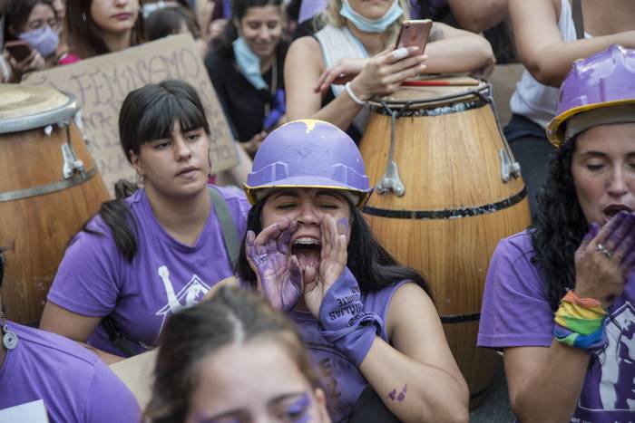 Movilización nacional contra la violencia sexual en la avenida 18 de julio. · Foto: Natalia Rovira