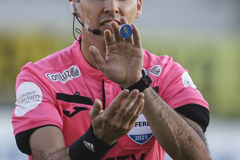 20220407 Garra árbitros