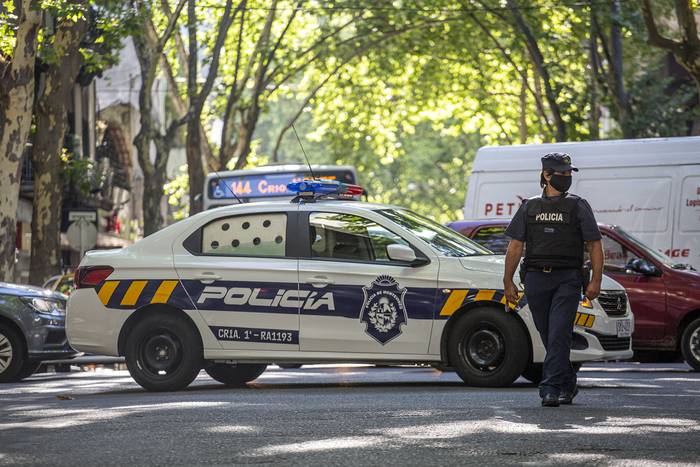 Foto principal del artículo 'Sindicato policial reclamó apoyo psicológico para policías que actuaron en el caso del hombre que mató a sus dos hijos' · Foto: Mauricio Zina