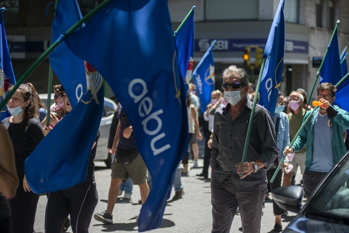 Movilización de los trabajadores bancarios, el 14 de febrero, en Montevideo. · Foto: Alessandro Maradei