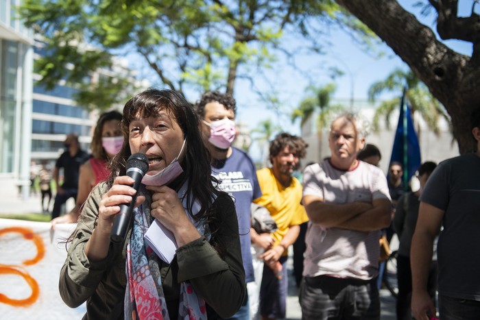 Lorena Lavecchia durante una movilizacin de los trabajadores de AEBU. · Foto: Alessandro Maradei