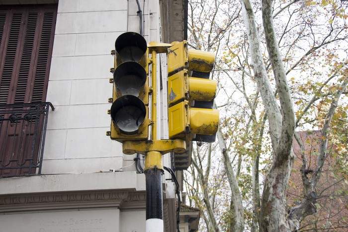 Foto principal del artículo 'Apagón masivo en Montevideo: casi 50.000 usuarios sin luz' · Foto: Alessandro Maradei