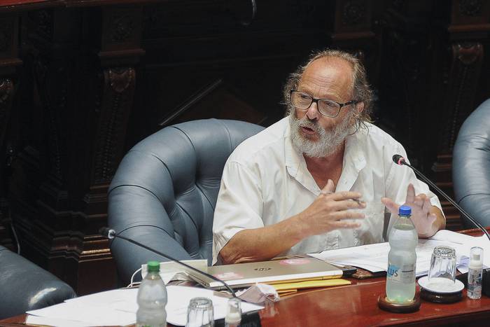 Daniel Olesker, durante una sesión en la Cámara de Senadores (archivo, marzo de 2022). · Foto: Federico Gutiérrez