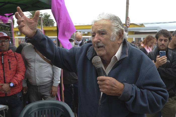 José Mujica, durante un discurso en José Belloni y Dunant (archivo, marzo de 2022). · Foto: Federico Gutiérrez