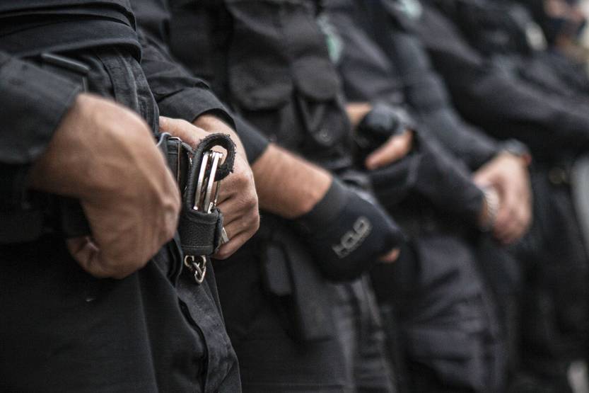 20230306    policía asesina