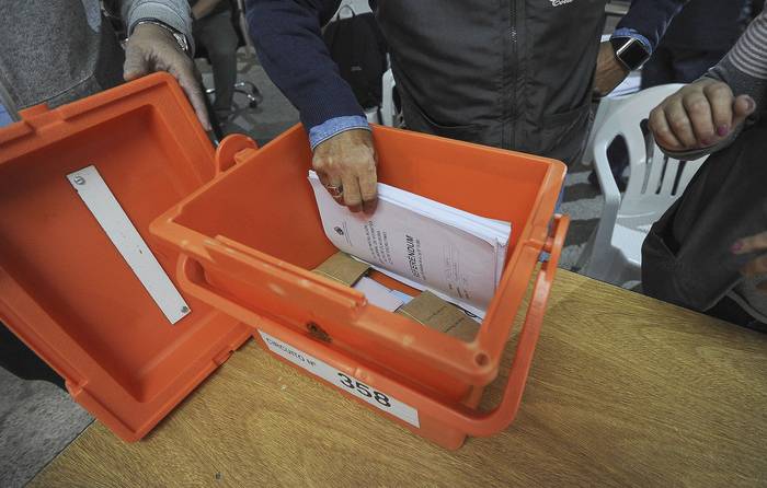 Foto principal del artículo 'Trabajadores de la Corte Electoral resolvieron no afectar desarrollo de las elecciones universitarias' · Foto: Federico Gutiérrez