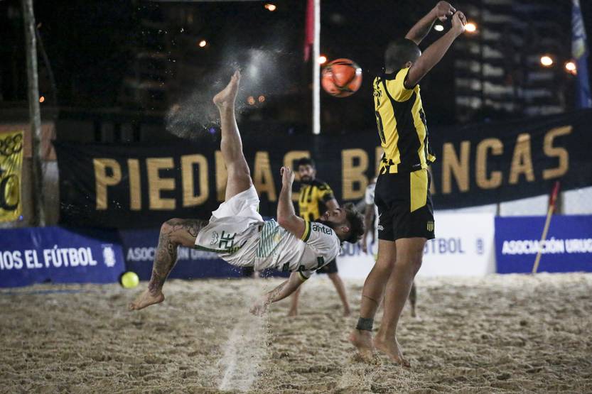 20220404 futbol playa 2