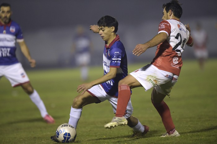 Diego Lezcano (C), de Lavalleja, durante un partido de la Copa Nacional de Selecciones, en el Estadio Juan A. Lavalleja, en Minas (archivo, 2022). · Foto: Fernando Morán