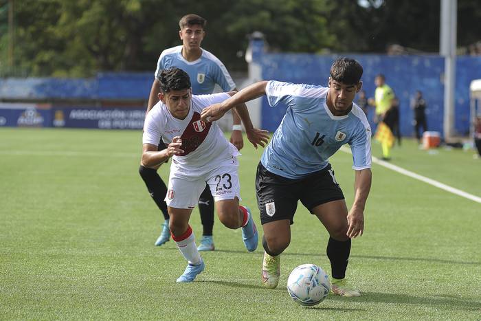 Partido entre las selecciones sub 20 de Uruguay y Perú, en el Parque Palermo (archivo, mayo de 2022). · Foto: Federico Gutiérrez