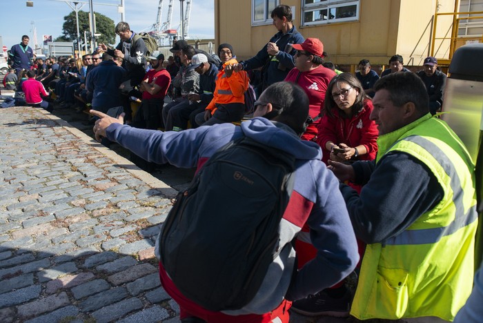 Asamblea de trabajadores portuarios (archivo, mayo de 2022). · Foto: Alessandro Maradei