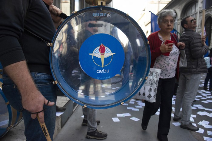 Manifestación de AEBU en la Ciudad Vieja (archivo, mayo de 2022). · Foto: Alessandro Maradei