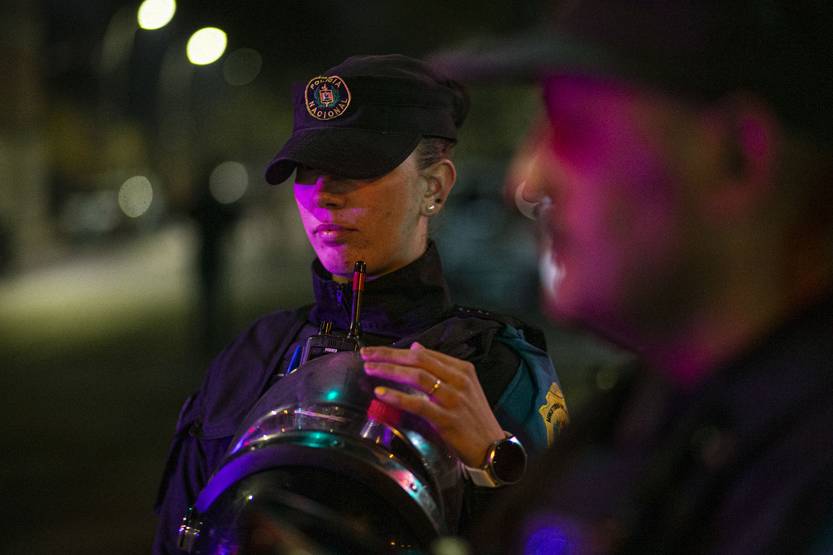 20230306 policia fem tiro